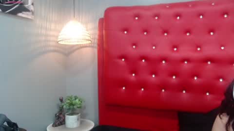 Snapshot of mayamoira chatting on December 29, 11:50 am Maya online show from December 29, 11:50 am