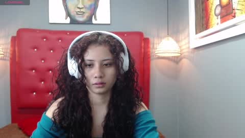 Snapshot of mayamoira chatting on January 8, 11:43 am Maya online show from January 8, 11:43 am