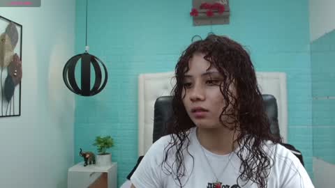 Snapshot of mayamoira chatting on January 31, 11:56 am Maya online show from January 31, 11:56 am