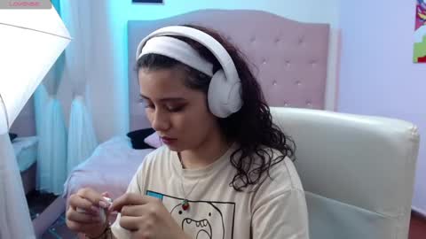 Snapshot of mayamoira chatting on February 20, 10:26 pm Maya online show from February 20, 10:26 pm