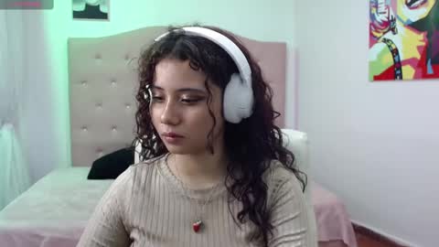Snapshot of mayamoira chatting on February 21, 7:10 pm Maya online show from February 21, 7:10 pm