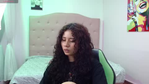 Snapshot of mayamoira chatting on February 26, 7:16 pm Maya online show from February 26, 7:16 pm