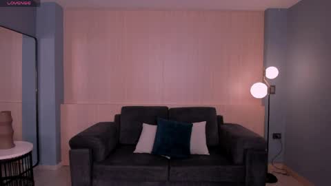 Maya online show from March 31, 4:02 am