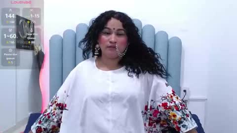 Snapshot of mayanindharani chatting on February 21, 7:10 pm Maya online show from February 21, 7:10 pm