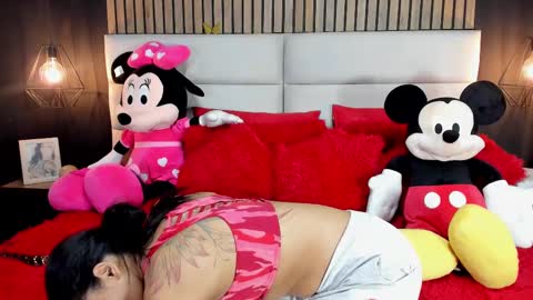 Nicolle Ruselle   Hello my lovely  schedule for great fun from  630 am and end 800 pm Colombian time I wait for you online show from February 27, 10:15 am