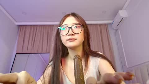 Erina online show from May 19, 7:04 am