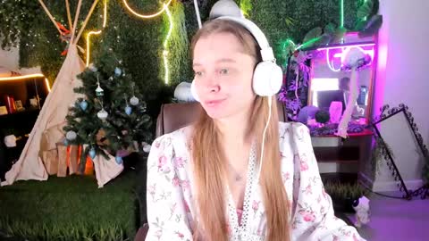 Snapshot of mayasinabon chatting on December 15, 1:32 pm mayasinabon online show from December 15, 1:32 pm