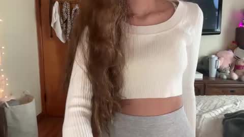 Snapshot of mayaxclarke chatting on March 23, 7:07 pm Maya online show from March 23, 7:07 pm