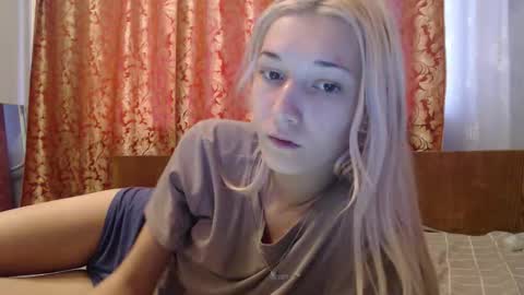 maybe_doll online show from November 15, 10:34 am