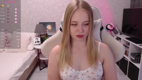 maybebabyx online show from December 11, 4:28 am