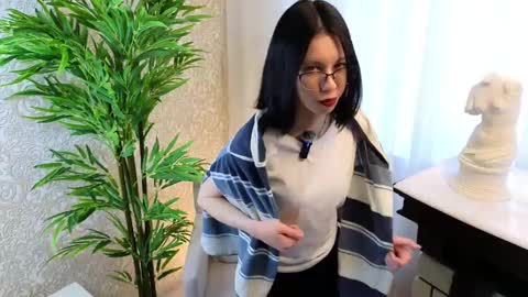 Angie online show from February 16, 8:21 am