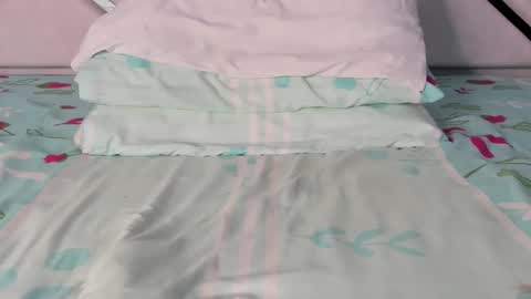 Snapshot of maybelline_666 chatting on February 22, 1:00 am Maybelline69 online show from February 22, 1:00 am