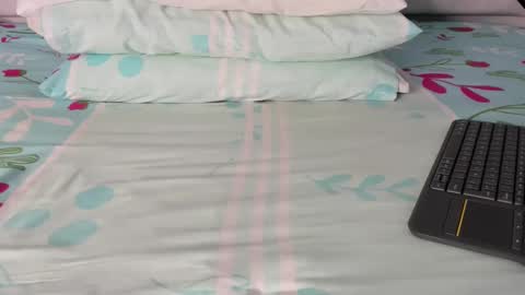 Snapshot of maybelline_666 chatting on February 23, 2:46 pm Maybelline69 online show from February 23, 2:46 pm