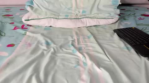 Maybelline69 online show from November 8, 7:30 am