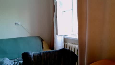 maybloom_ online show from May 15, 5:14 am