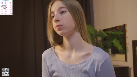 Violet online show from December 18, 8:14 pm