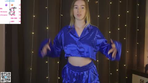 Violet online show from December 30, 2:31 am