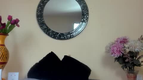 Snapshot of mayemilf_ chatting on March 4, 12:44 pm Maye online show from March 4, 12:44 pm