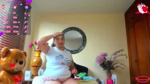 Snapshot of mayemilf_ chatting on March 14, 12:32 pm Maye online show from March 14, 12:32 pm