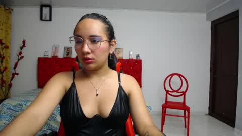 Maylin  online show from April 6, 4:46 am