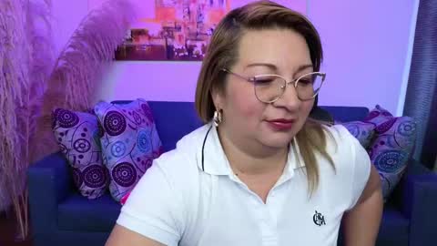 Mailyn online show from January 25, 8:10 pm