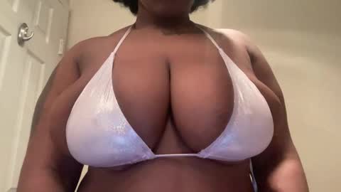 Snapshot of mayluvsu chatting on January 18, 6:55 pm mayluvsu online show from January 18, 6:55 pm