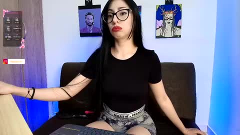 Snapshot of mazi__keen__ chatting on May 5, 12:07 am Mazi keen online show from May 5, 12:07 am