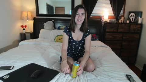 Snapshot of mbbc35 chatting on October 14, 3:13 pm Ill be back soon online show from October 14, 3:13 pm
