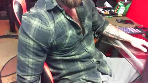 Snapshot of mcbethtime chatting on April 4, 4:04 pm mcbethtime online show from April 4, 4:04 pm