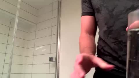 mcr8080 online show from December 28, 9:40 pm