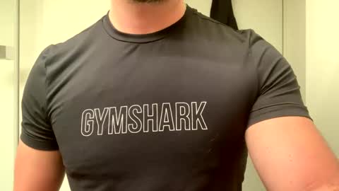 mcr8080 online show from January 30, 6:46 am