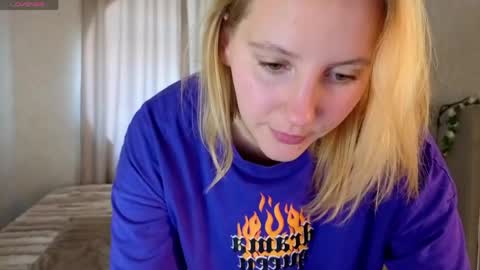 Melissa online show from May 5, 1:24 am