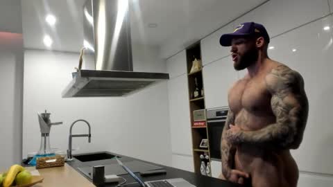 Snapshot of mealphamale chatting on February 12, 1:28 pm Alpha Male online show from February 12, 1:28 pm