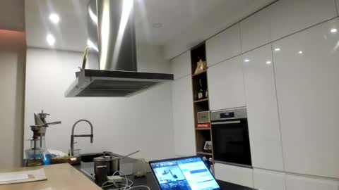 Snapshot of mealphamale chatting on March 3, 6:36 pm Alpha Male online show from March 3, 6:36 pm