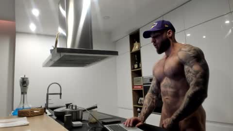 Snapshot of mealphamale chatting on March 4, 3:40 pm Alpha Male online show from March 4, 3:40 pm