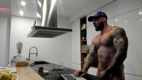 Snapshot of mealphamale chatting on March 16, 3:38 pm Alpha Male online show from March 16, 3:38 pm