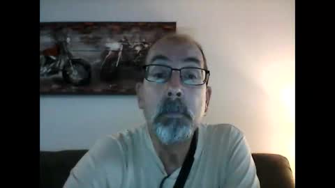 me at home online show from December 11, 1:17 pm