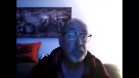 me at home online show from October 22, 9:53 am