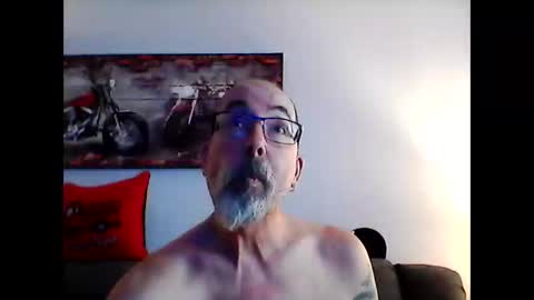 me at home online show from March 19, 6:45 pm