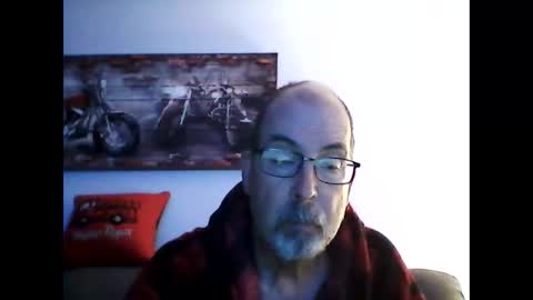 Snapshot of meathome3 chatting on April 4, 11:18 am me at home online show from April 4, 11:18 am