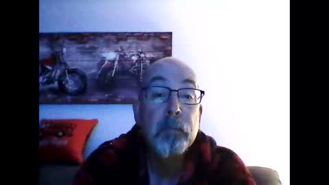 Snapshot of meathome3 chatting on April 26, 10:46 am me at home online show from April 26, 10:46 am