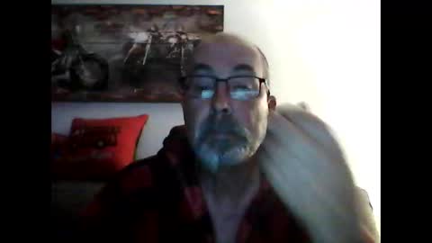 Snapshot of meathome3 chatting on May 3, 10:10 am me at home online show from May 3, 10:10 am
