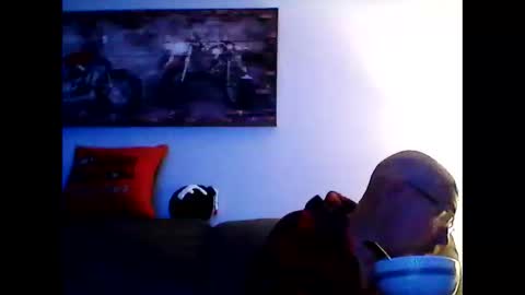 me at home online show from June 3, 9:23 am