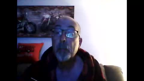 me at home online show from June 4, 9:15 am