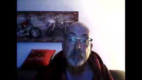 me at home online show from June 8, 9:20 am