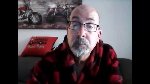 me at home online show from June 10, 10:58 am