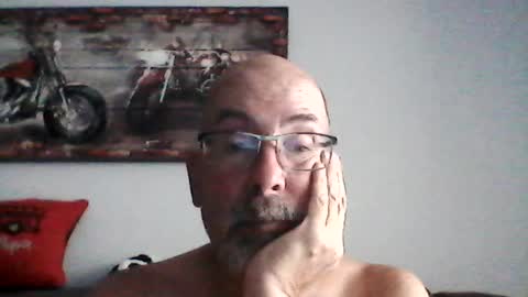me at home online show from July 30, 6:29 pm