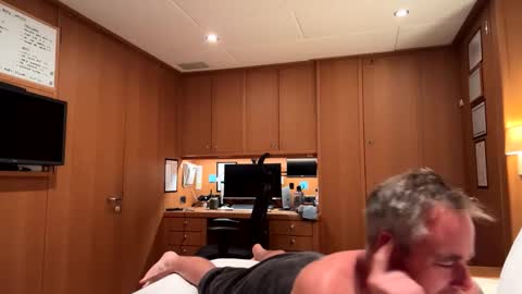 Meau Lest online show from October 18, 7:58 pm