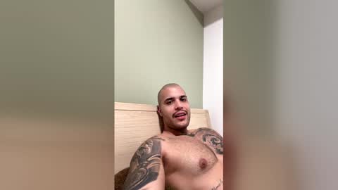 Snapshot of medellindrak chatting on March 23, 1:09 am filippoae online show from March 23, 1:09 am