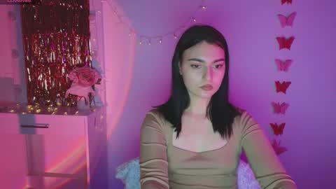 Snapshot of medina_andress chatting on March 5, 4:35 pm Dina online show from March 5, 4:35 pm